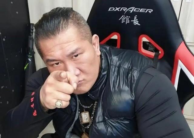 深圳行，馆长在直播时说到：“不必羡慕中国大陆的科技、军事和经济成就，因为这不仅属