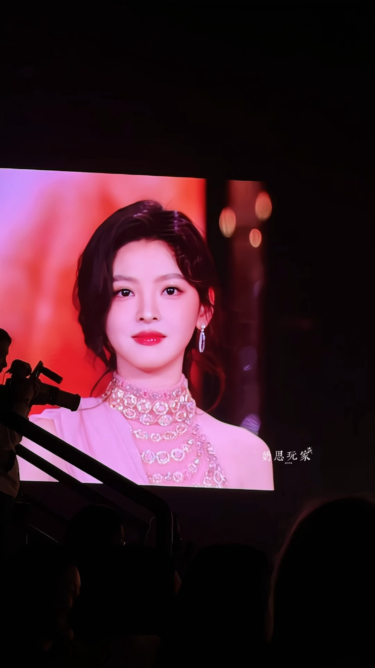 章若楠怼脸的神 