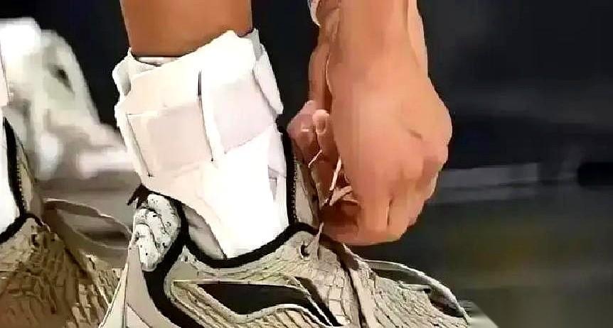 耐克是怎么把库里搞丢的？
说出来你可能不信，就因为一个PPT上的名字拼错了。
真