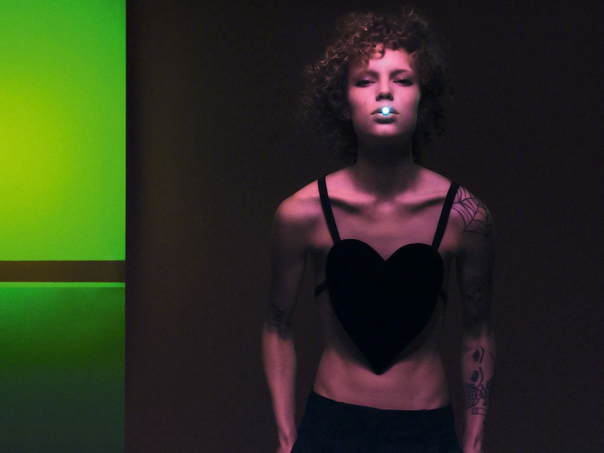 【杂志大片】Numéro France 法国版跨年合刊 “COSMIC GIRL