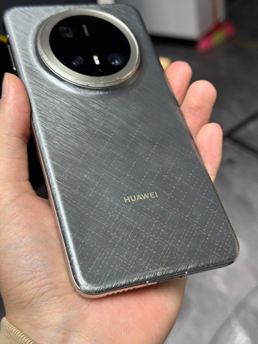 金丝银锦 好看今年的Mate70 Pro+ 值得买高亮钛，通信，电池，配色，多加