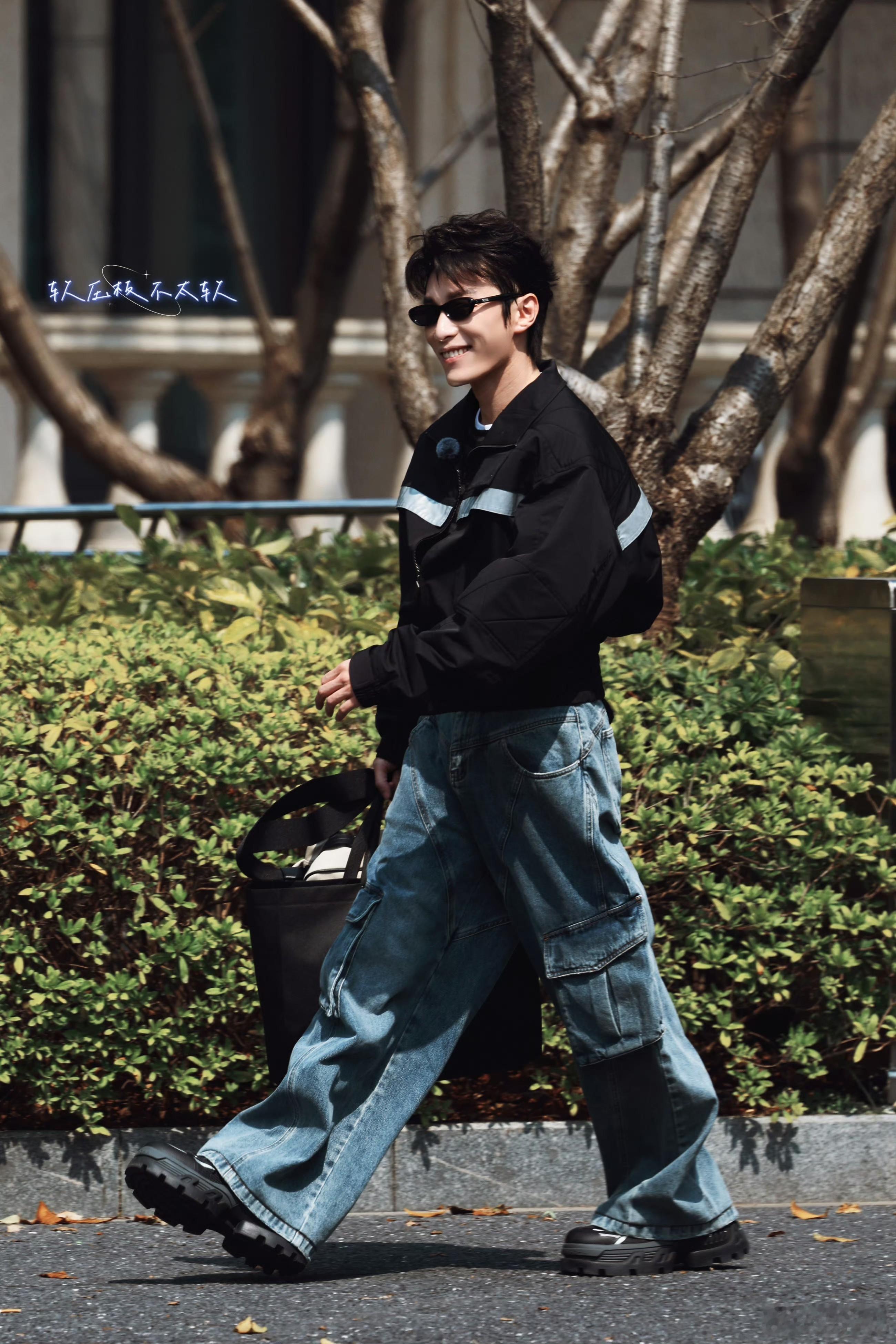 代旭自曝没戏拍时曾当录音师风华合伙人 岁月从不辜负心怀热爱的人🥰代旭熬过事业寒