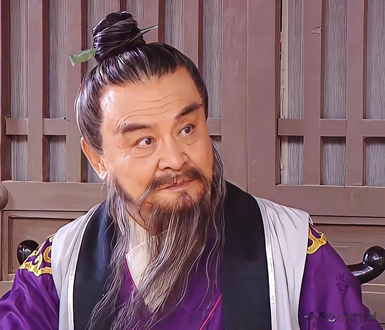袁守诚，是大唐贞观年间的术士，也是有名星相师钦天监台正先生袁天罡的叔父，因在长安