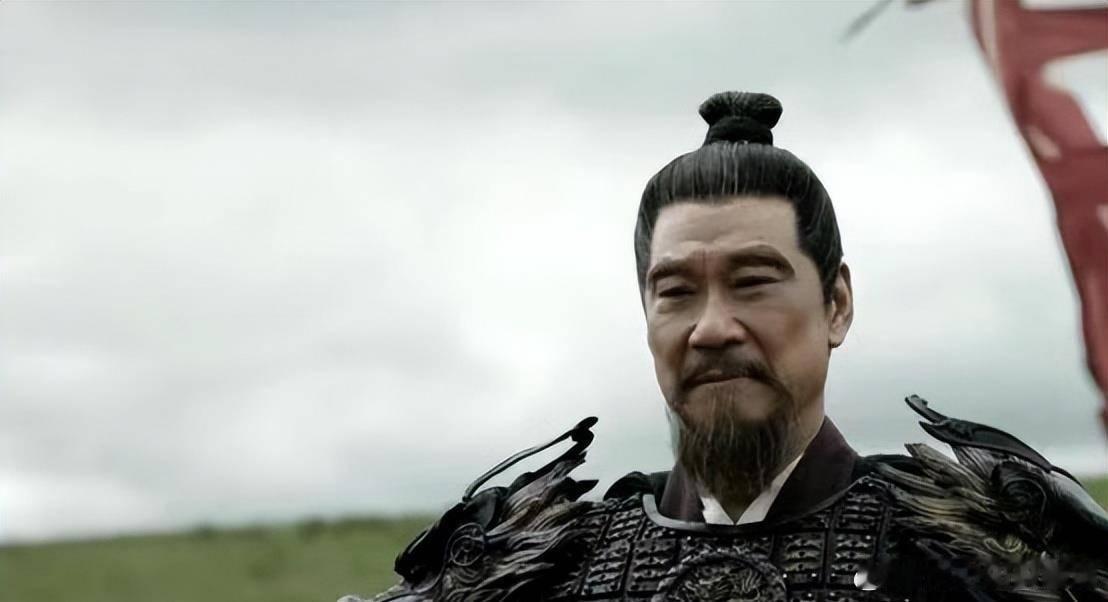 建文四年六月，朱棣的燕军渡过长江，直逼南京城下。那时南京城高池深，守军还有几万人