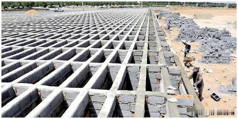 由于不能安葬在穆斯林墓地，所以伊朗在德黑兰郊区，为美军士兵准备了五千座坟墓。
来