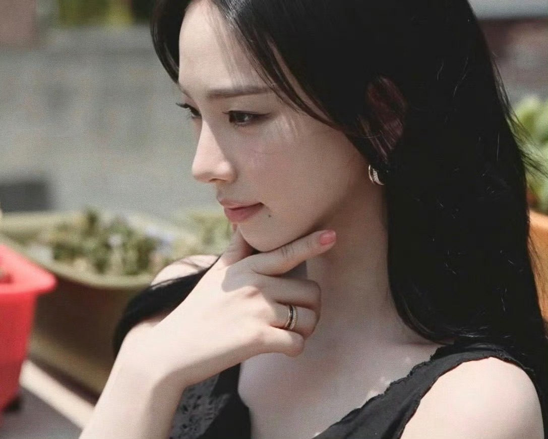 我才注意到这张图的手怎么这么短