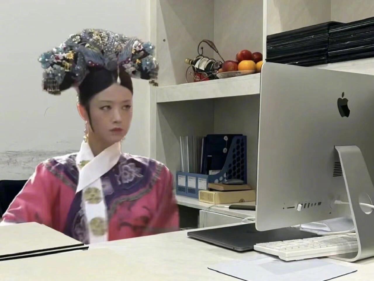 #现在年轻人久坐问题有多普遍##久坐到底会有什么影响# 提问：你现在一天久坐多长