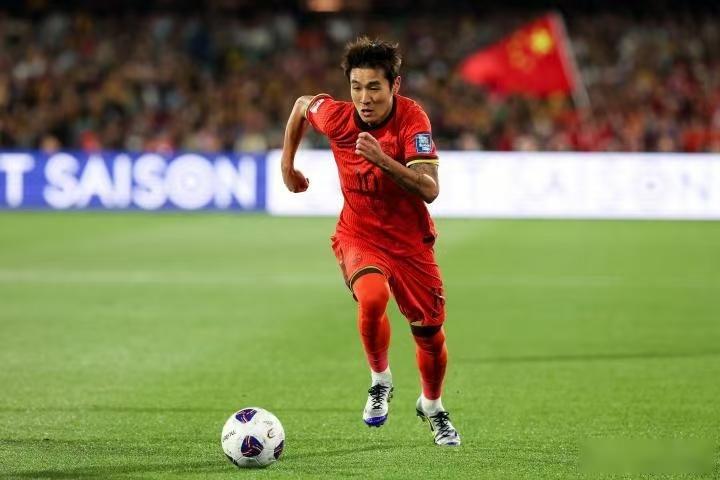 今晚19:35，中国男足在重庆龙兴足球场迎战马尔代夫，属CFA中国之队·国际足球