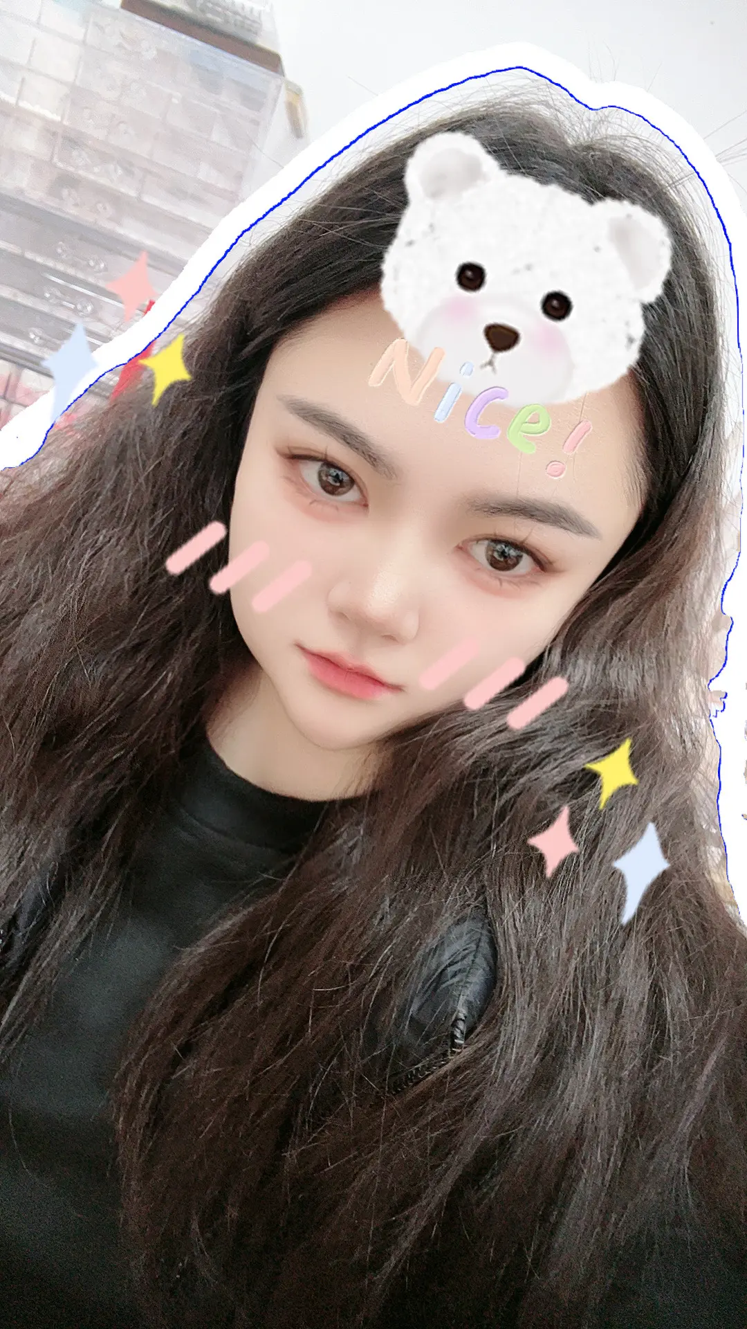 少女的眼睛应藏下世间星辰和万丈光芒