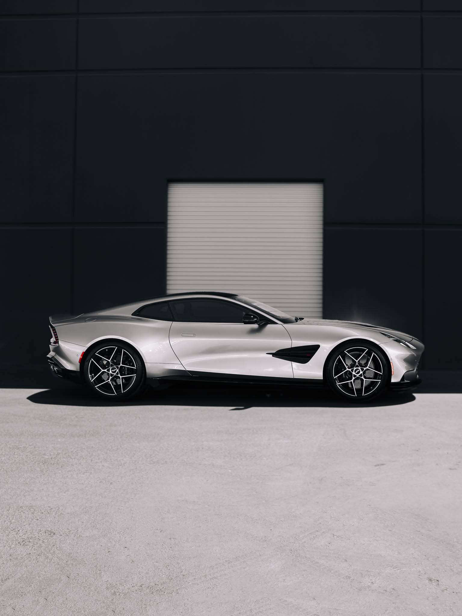 Aston Martin Vanquishastonmartin阿斯顿马丁阿斯顿
