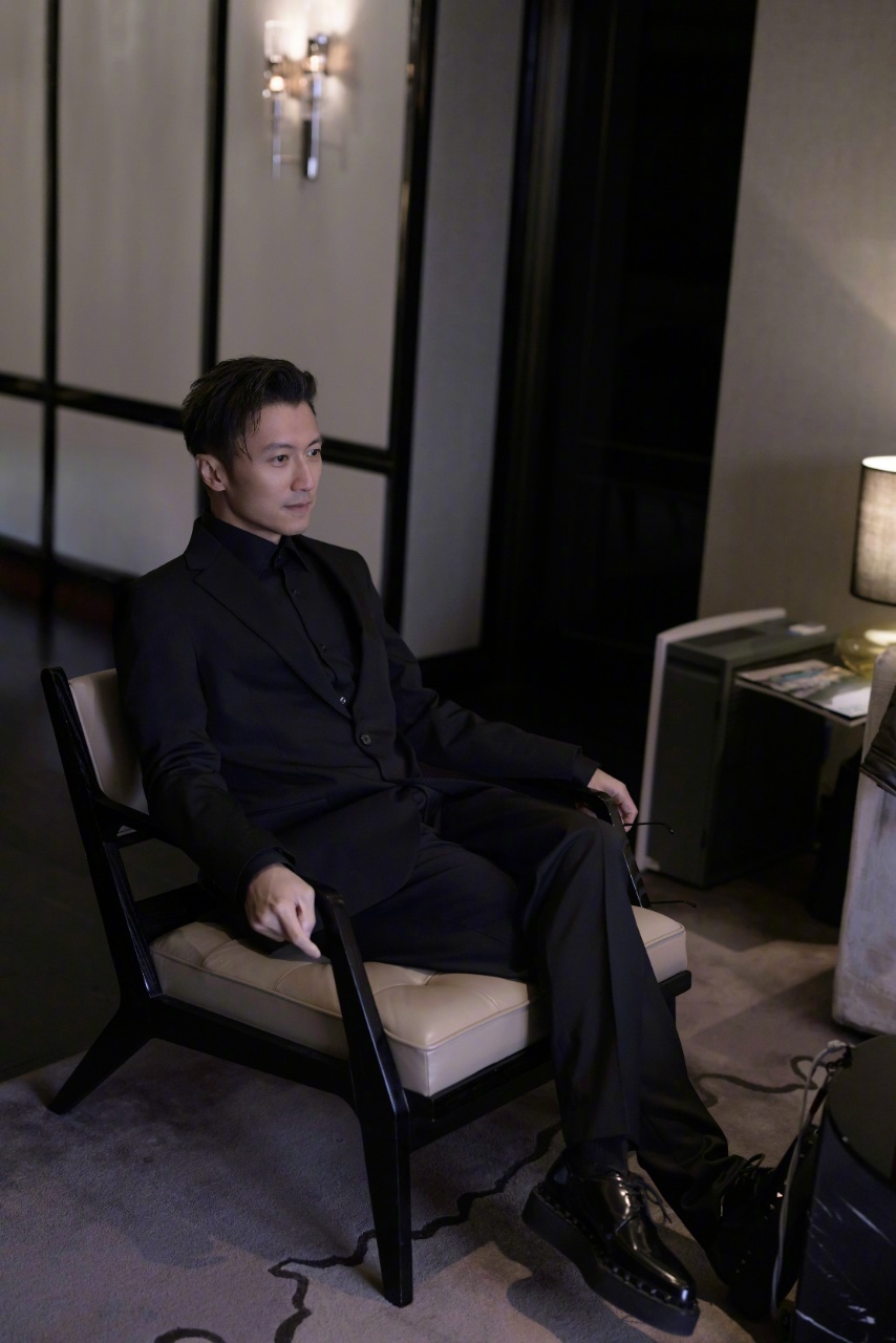 谢霆锋上班后变成了考拉 谁懂啊家人们！谢霆锋长了张高冷男神脸，上班后却变成软萌考