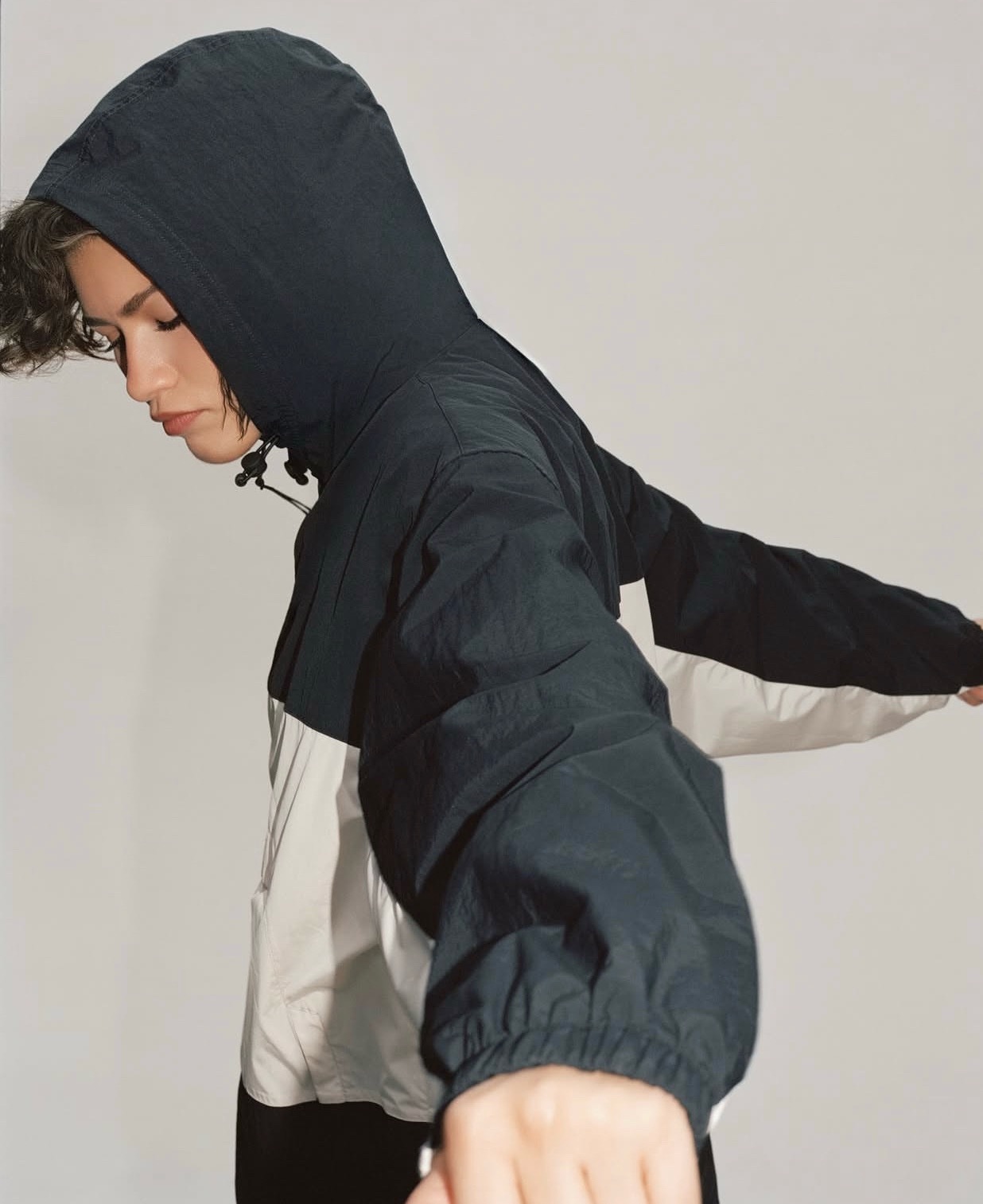 Zendaya 赞达亚X Law Roach 梦幻二人组共同设计On昂跑胶囊系列