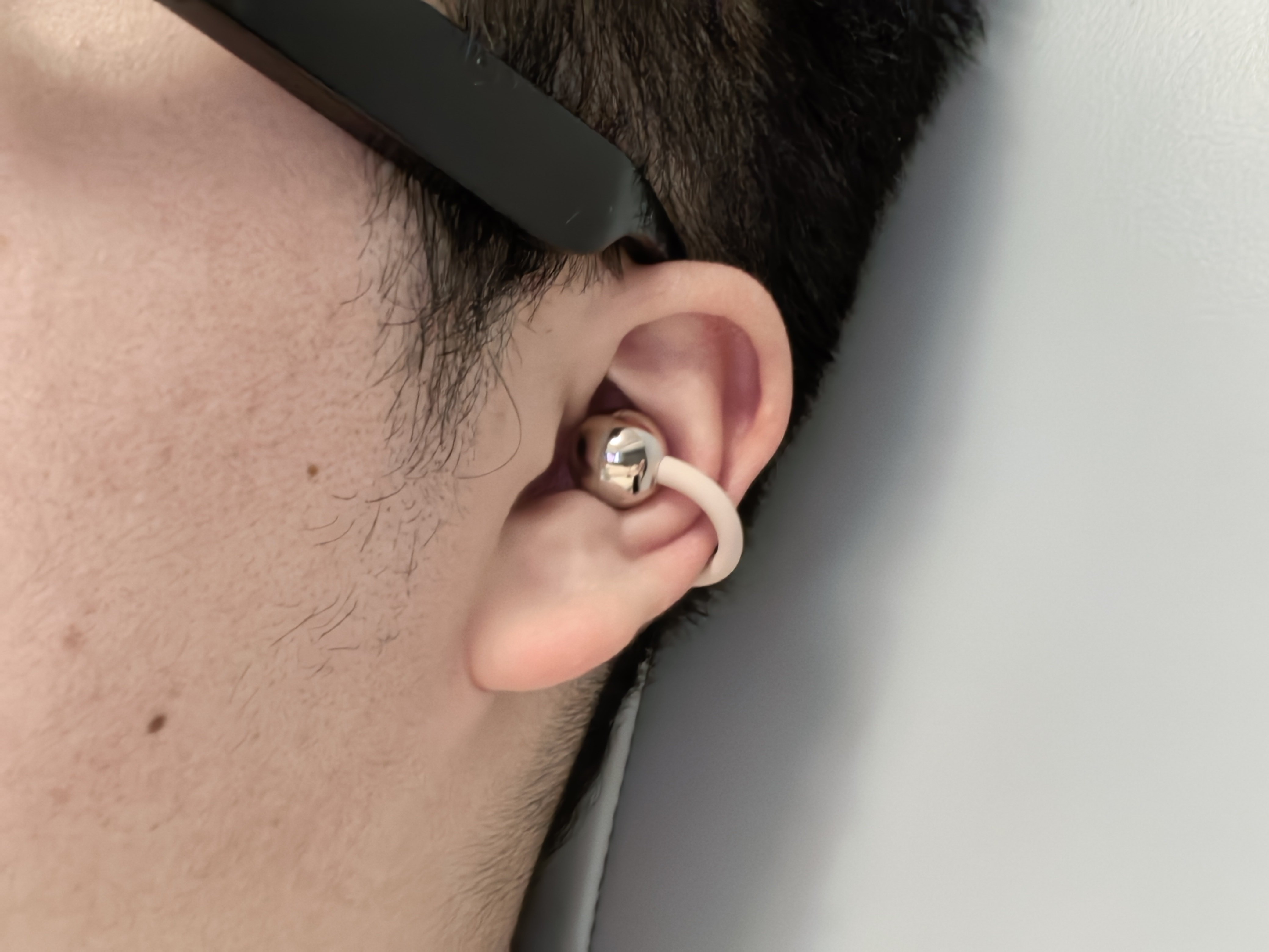 搞了一个新玩具玩玩可以说是华为最具创新力的可穿戴产品