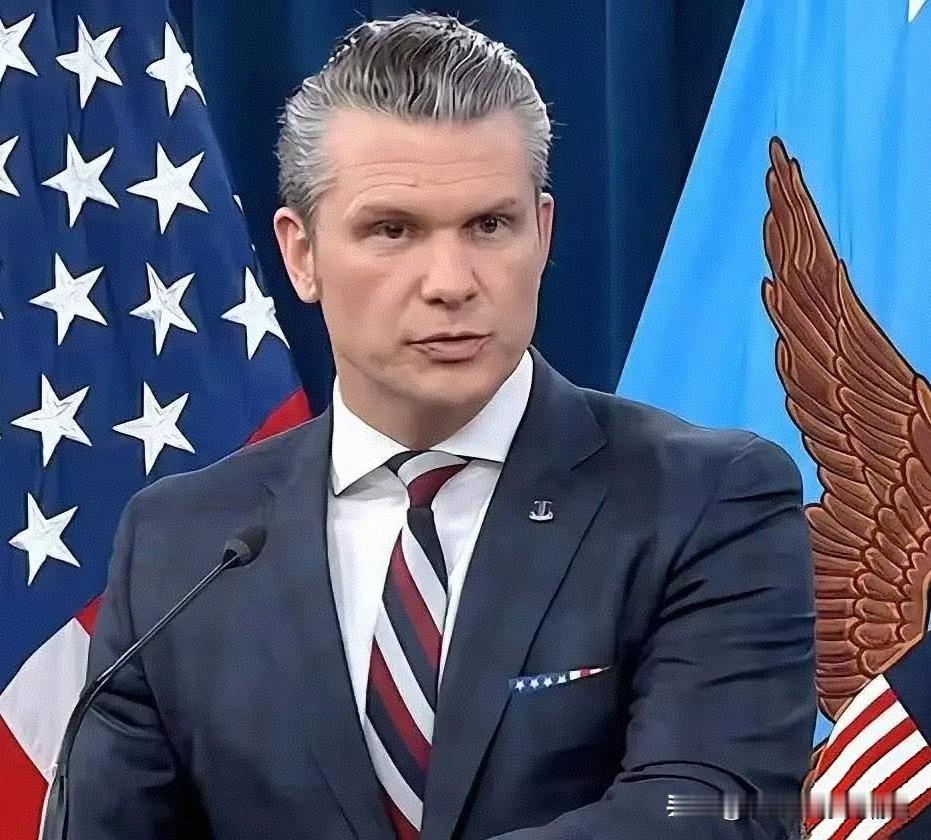 美军加码封锁伊朗港口，
中东局势再升级！
4月26日最新消息，当地时间4月25日