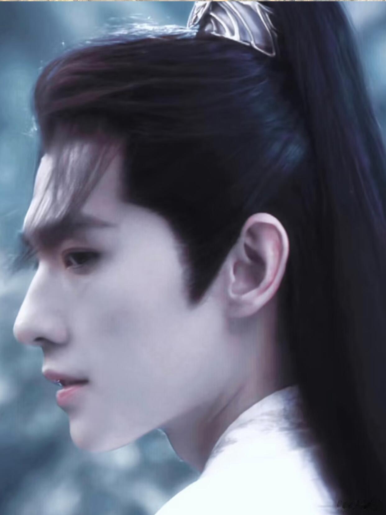 杨洋说要以敬畏心去演戏 杨洋的真诚如星辰闪耀，他默默提升演技，对演员职业充满敬畏