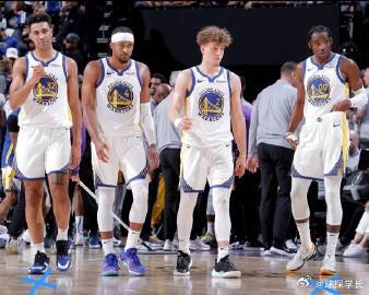 随着库明加的离开，勇士队的双线策略彻底告吹。管理层浪费了库里巅峰时期的几年时间去