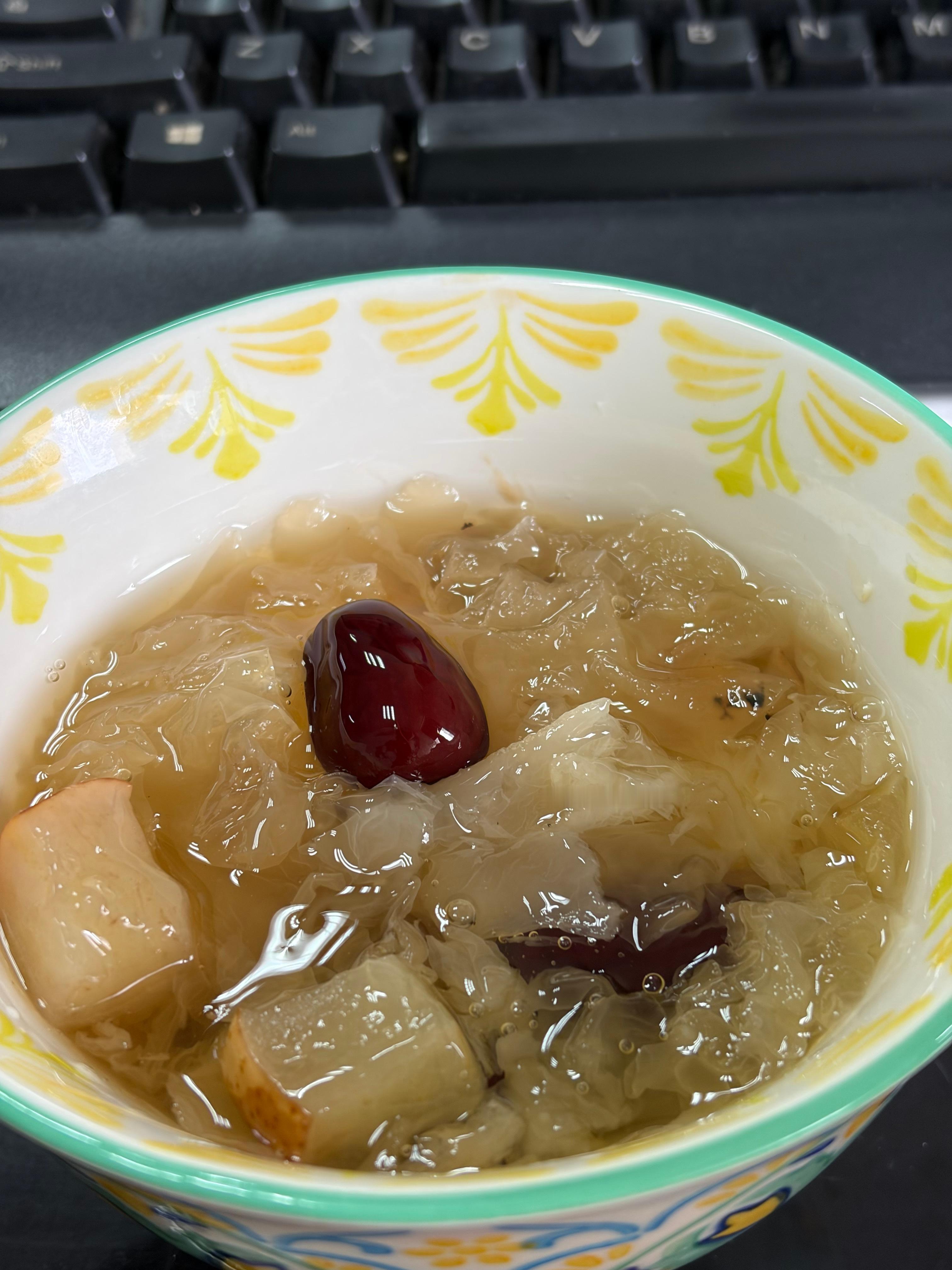 银耳雪梨汤不错 