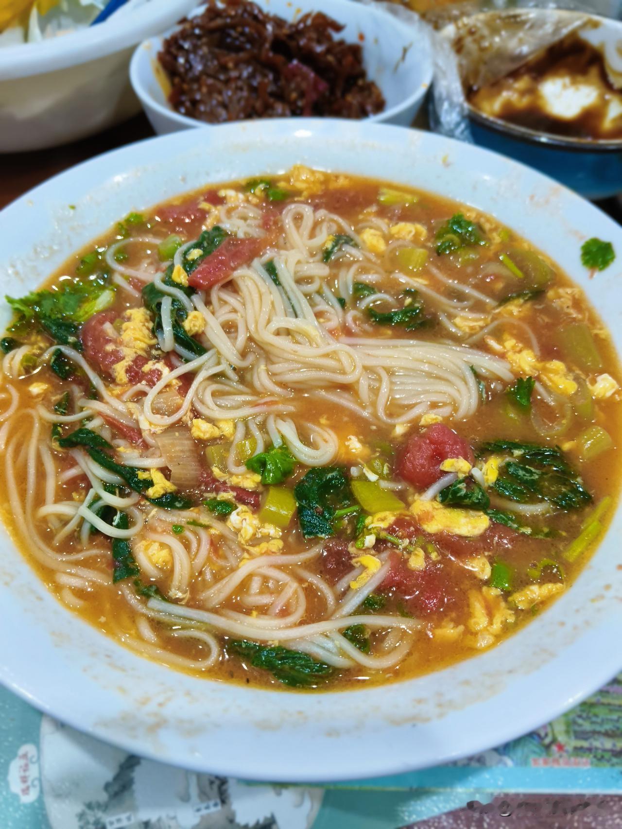 今天中午去武城，参加外甥女婚礼，下午回家睡了一觉，醒来天已经黑了，一看表八点，吃