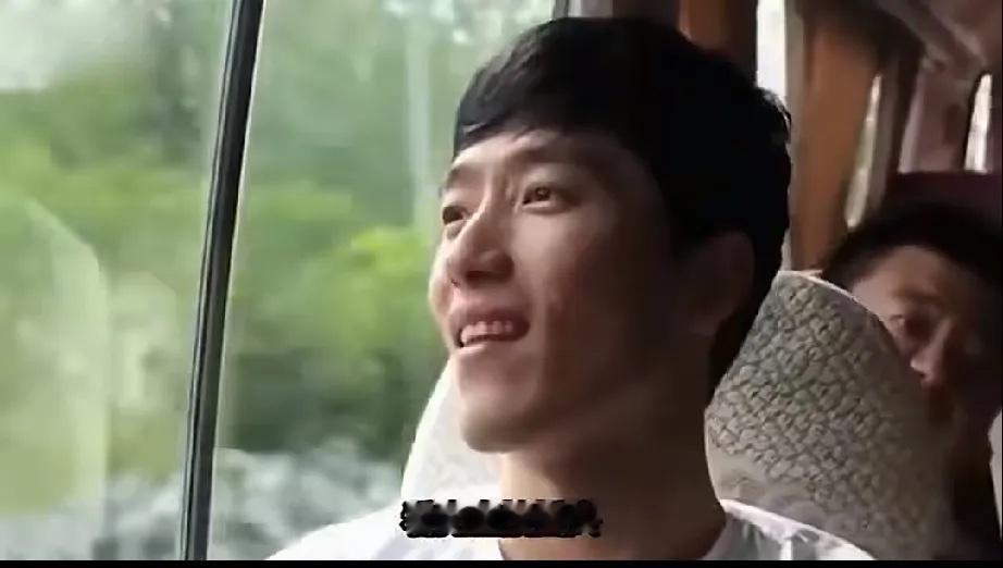 刘翔求助今天刘翔罕见在社交平台发声，晒出雅典奥运夺冠时的1363号号码簿，向网友