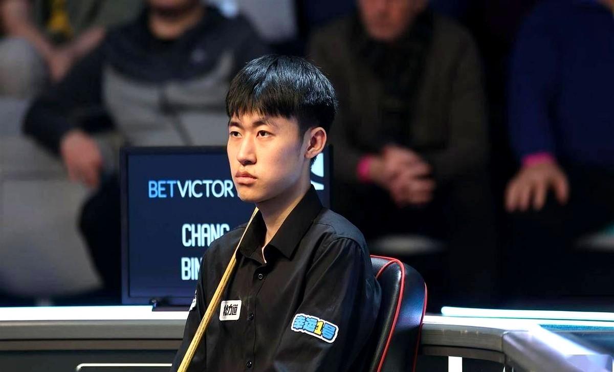 谁能想到，世界排名54的中国小将，竟然把世界第8的“魔术师”墨菲打到自嘲像观众？