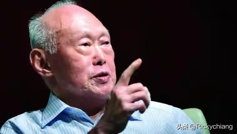 黄循财跟李光耀比起来，差距不是一星半点。

李光耀时期把新加坡治理得井井有条，经