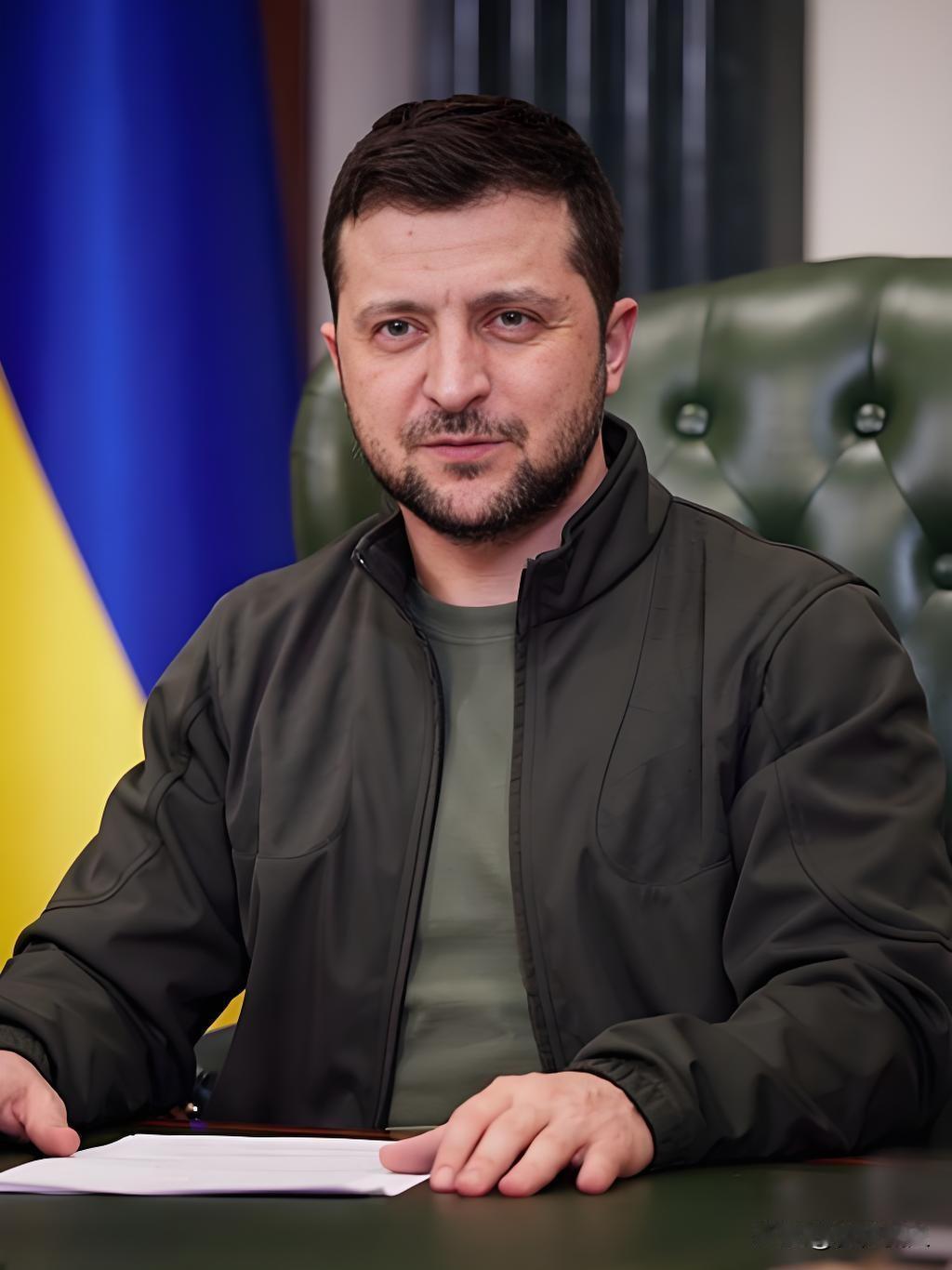 乌克兰议会，又投票了。
 
330票赞成，几乎全票。结果不是组织反攻，而是把总动