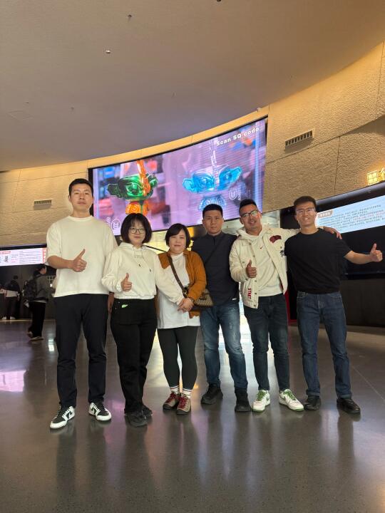 一群人，一起解锁成都