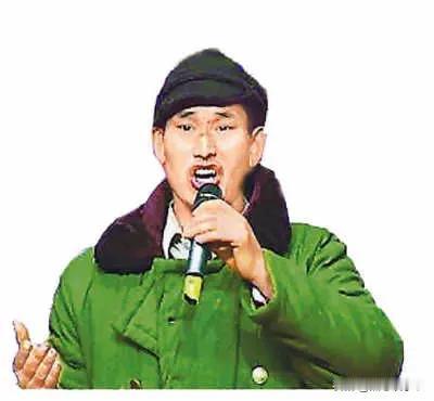 现在问朱志文，你之前用的诺基亚老手机，现在换智能手机了。他说，那个还在家还用着呢