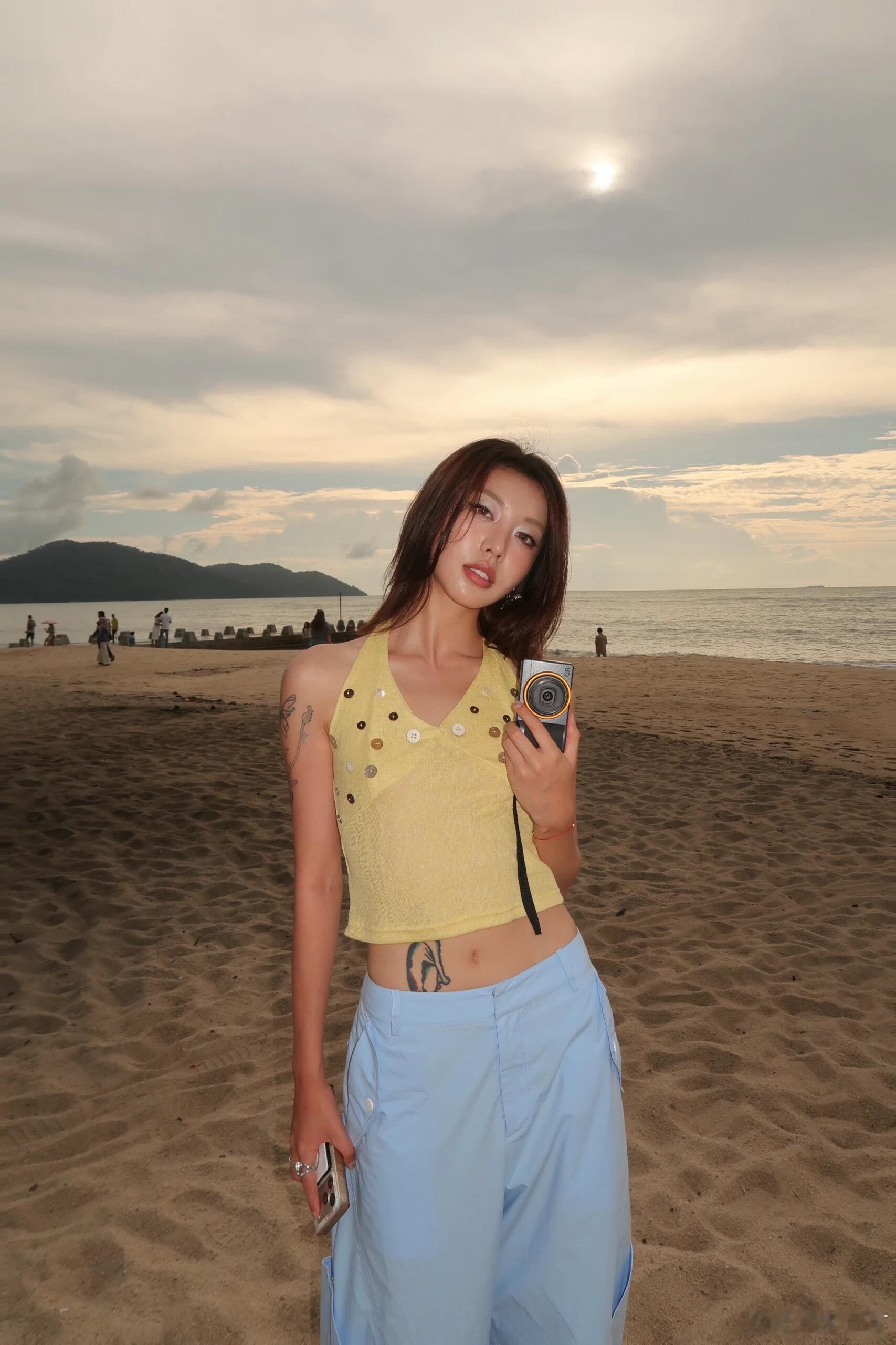 刘人语 吴映香 许靖韵 | 闺蜜夏日沙滩狂欢 