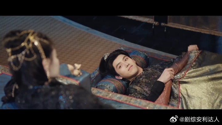 陈飞宇白日提灯预告无死角的帅白日提灯 《白日提灯》终极预告中，陈飞宇展现出无死角