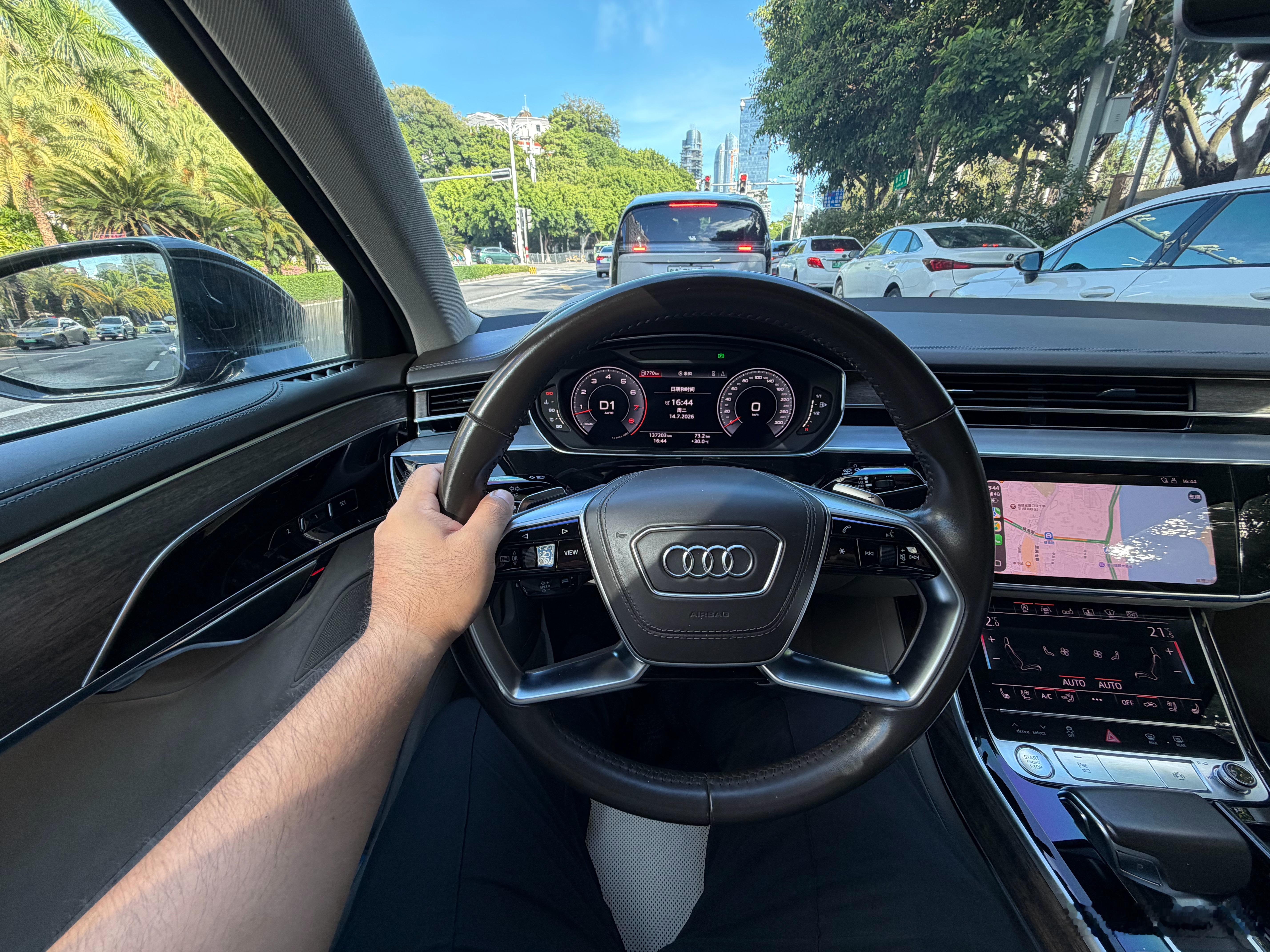为了给老爸开车，我把手表都摘了