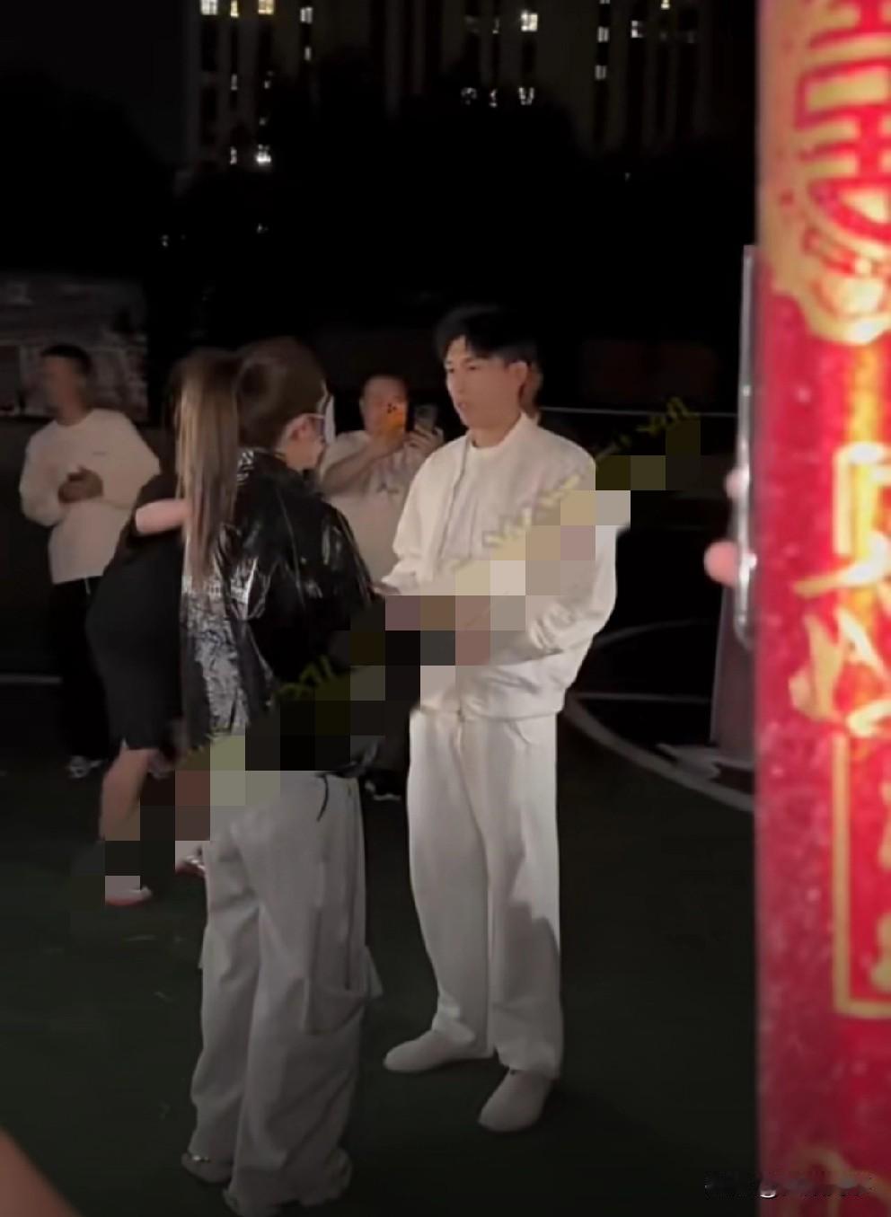 T佑出现恐婚焦虑状态！

        婚礼正日临近，T佑出现明显焦虑恐婚状态