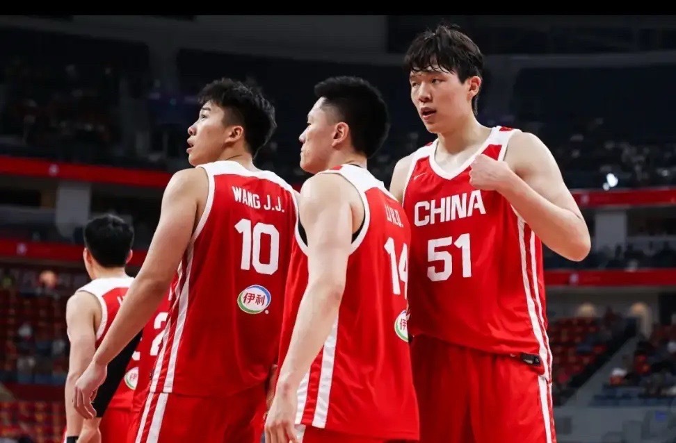中国男篮92:74中国台北男篮，对中国男篮打分评价如下:1、杨瀚森:8.3分今天