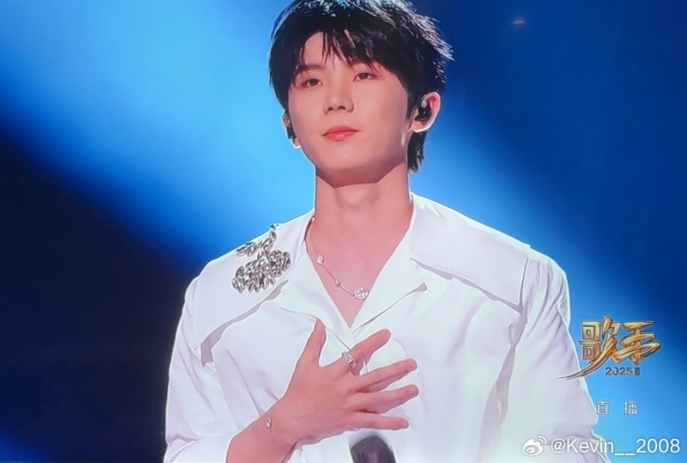 马嘉祺今晚唱的啥啊？这水平也能上歌手？感觉就是普通KTV的水平 ​​​
