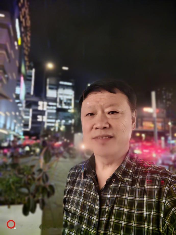 深圳，20度。

这一代中国人继承了这么大的国土，真是太好了。[呲牙][呲牙][