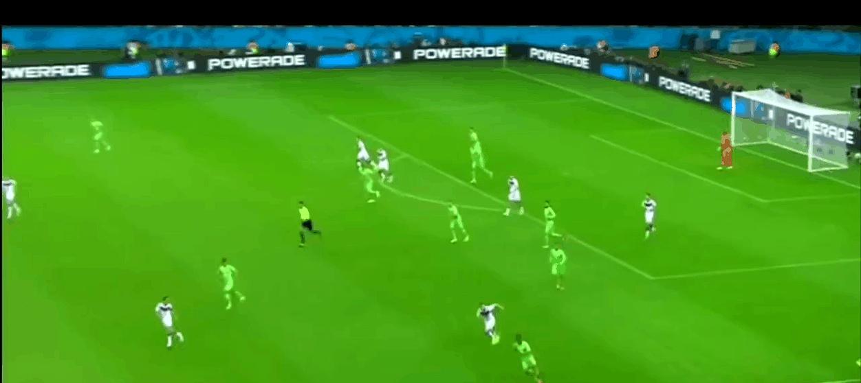 都以为他要退了，结果他跟拜仁续约到2027年！
 

诺伊尔，这个男人真是个传奇