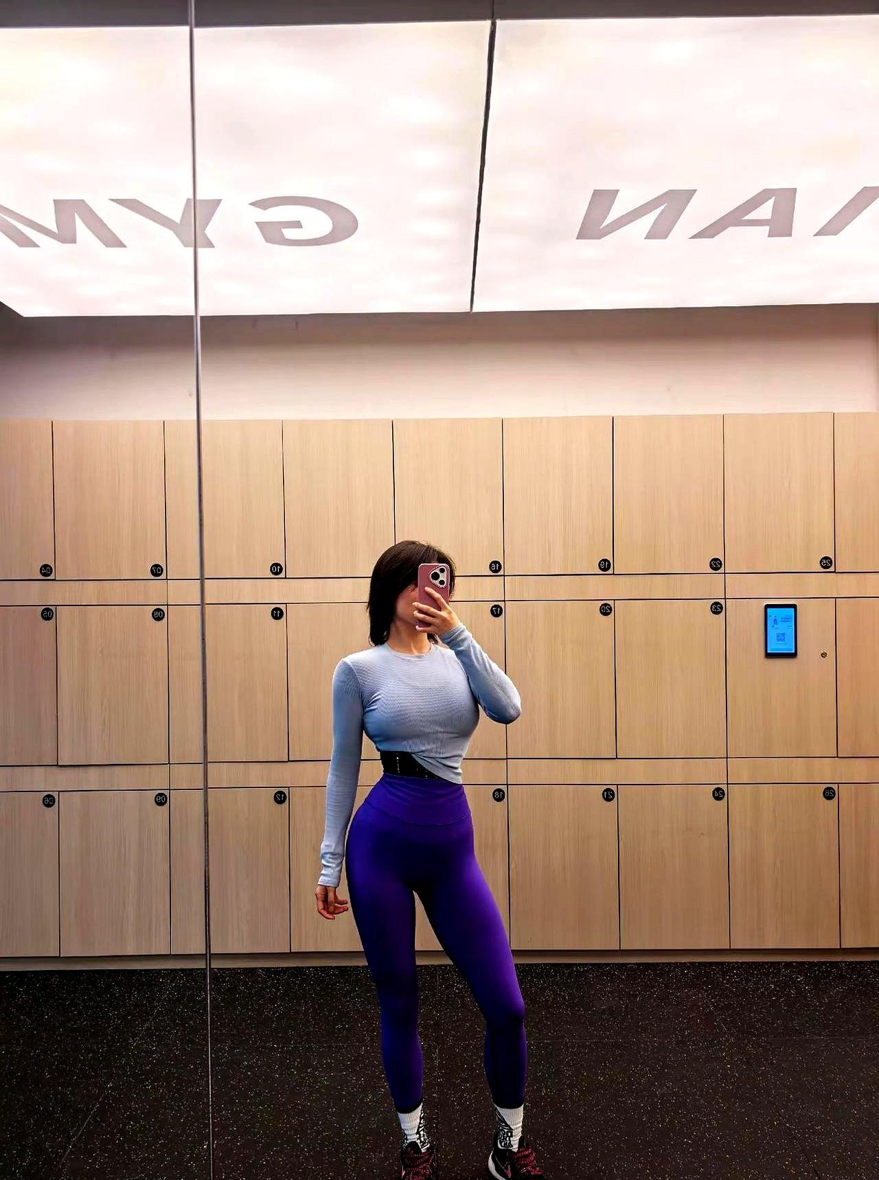 祝我们都有稳定的情绪跟爱。
 

她穿上一整套健身装备，拍下好看的照片，却在标签