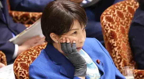 日本终究还是没顶住，高市早苗终于对外放话了！

这次消息来得很直接，日本政府已经