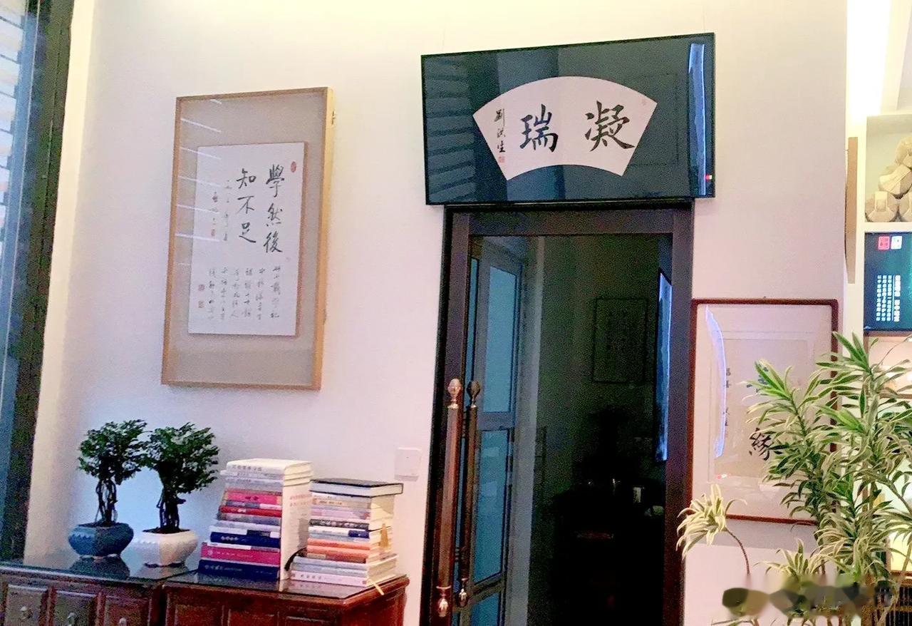 现在好像特别流行一句话，贫穷限制了我的想象力。

久居太原的我，觉得太原这些年唯