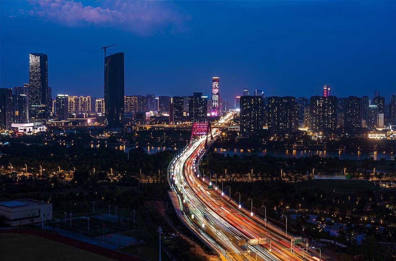 晚安，朋友们~（图片：赖锦辉）