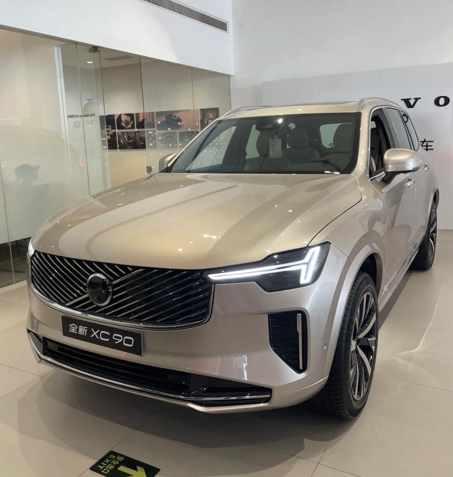 老车主换新XC90：安全舒心，这份升级很值！

作为一枚二胎奶爸，家里的老XC6