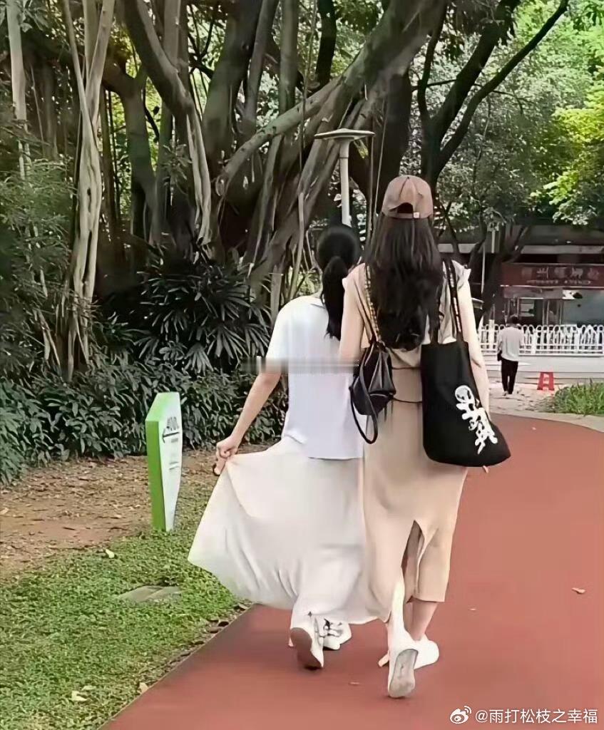 马筱梅回应不接大S儿女回北京马筱梅直播回应不接大S儿女回京争议，称自己作为后妈没