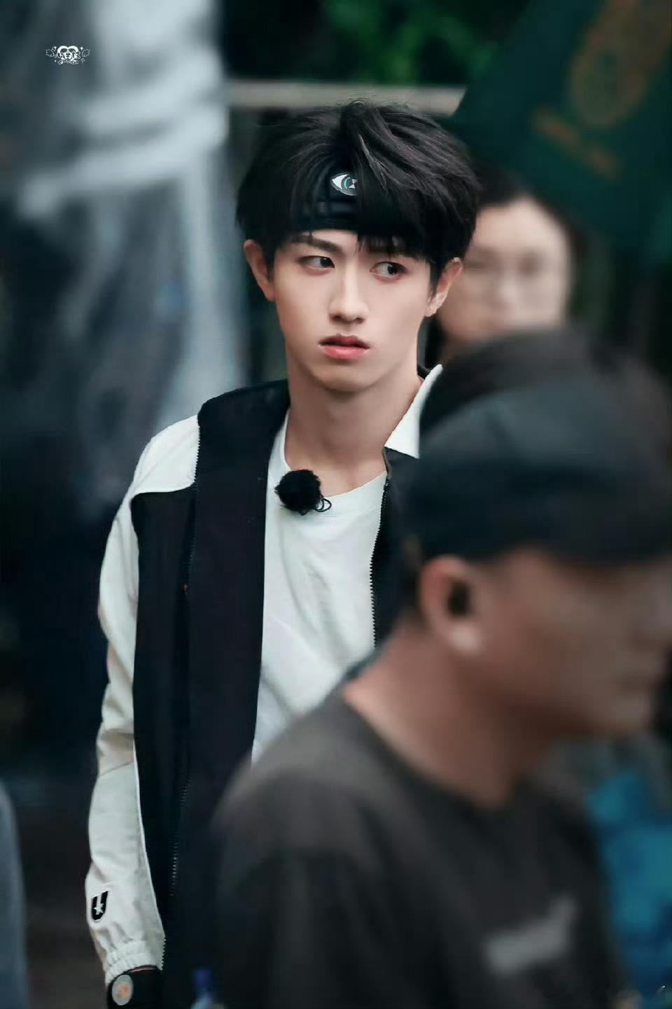 朱志鑫全员加速中上班朱志鑫全员加速中上班路透好好看 ​​​