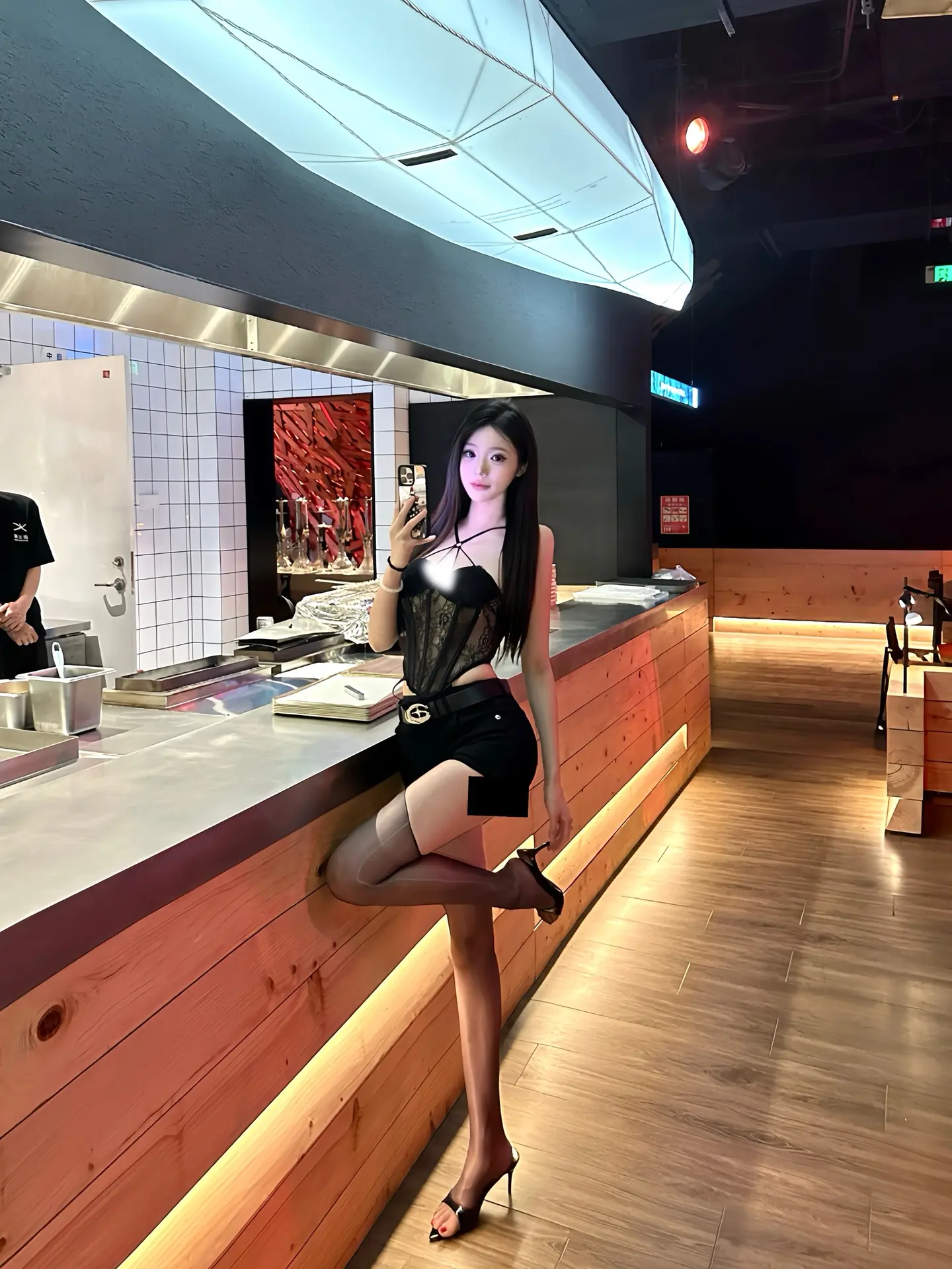 没有什么是一顿烧烤哄不好的 - 最近来山泽里逛逛 发现里面有一家餐酒馆...