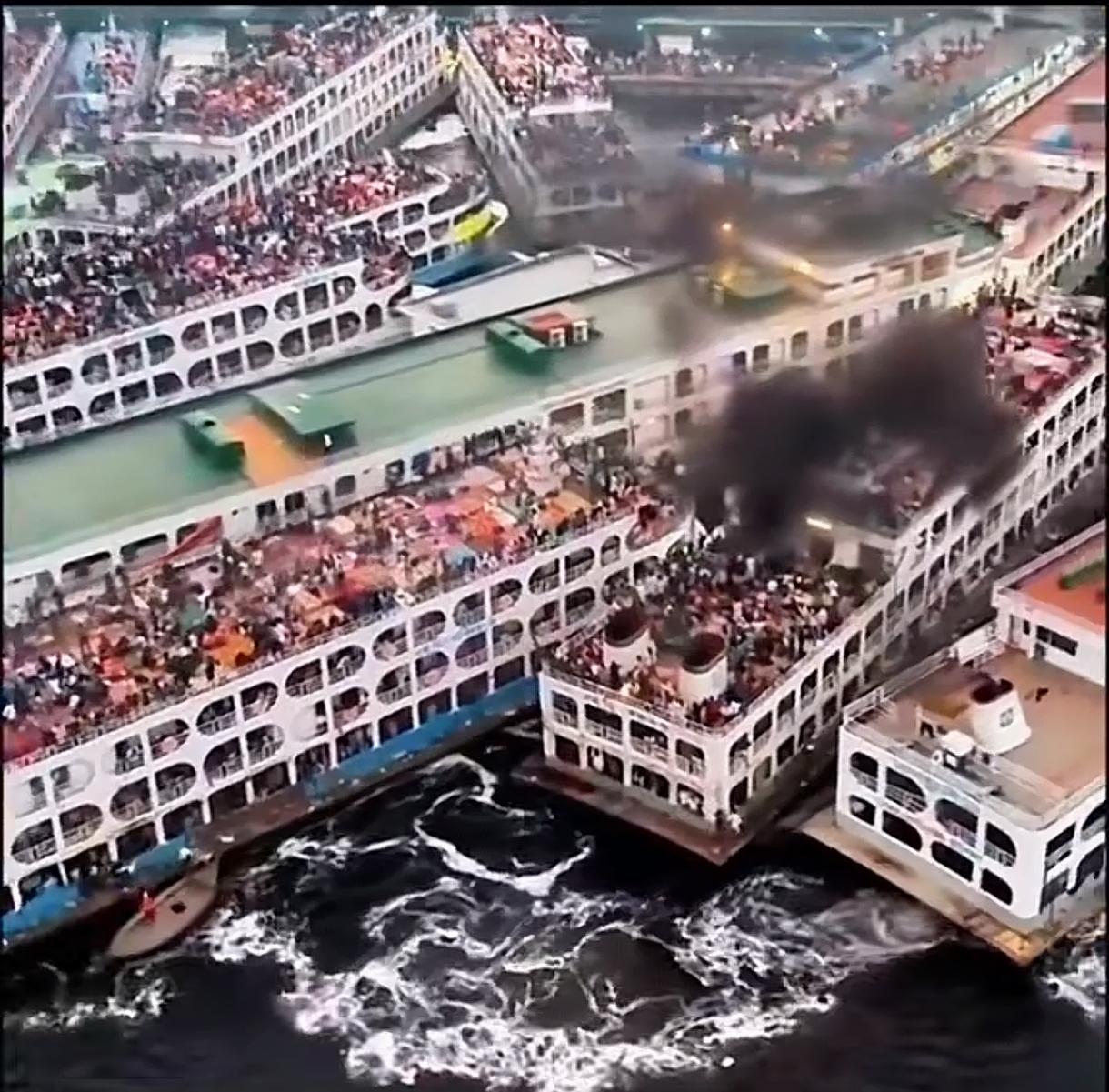 在孟加拉国，公路上没有堵车这一说，河里也没有堵船的概念。
船长：只要你们敢上船，