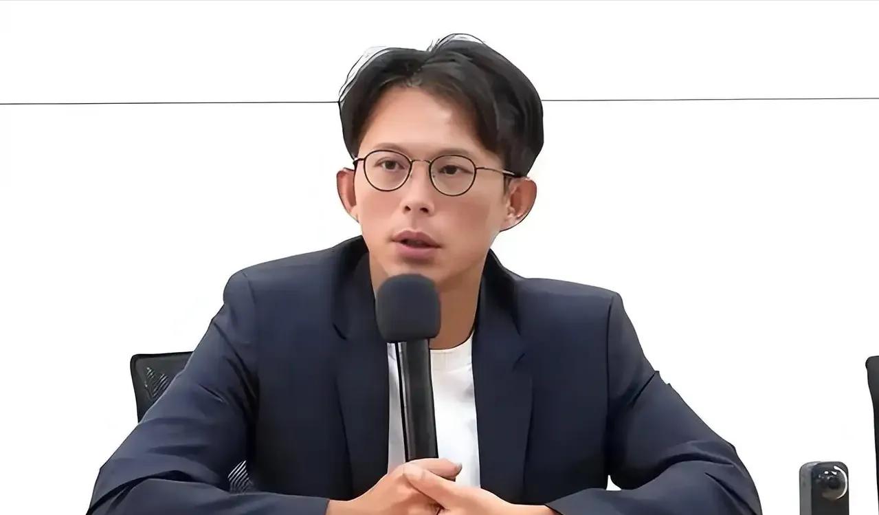 台“民众党主席”黄国昌发表声明，

4月8日，针对郑丽文在南京中山陵拜谒孙中山先