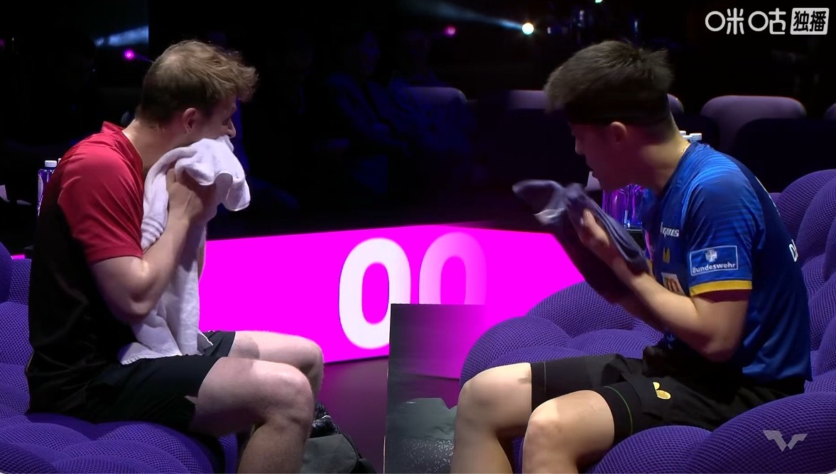 这两个还整出宿命的感觉来了[笑cry] ​​​