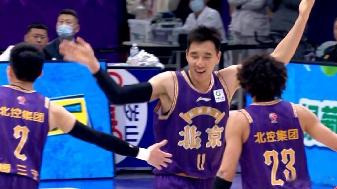 豪斯、金鑫奇兵救主，北控男篮终结四连败
 
4月13日晚，北控男篮在国家体育馆主