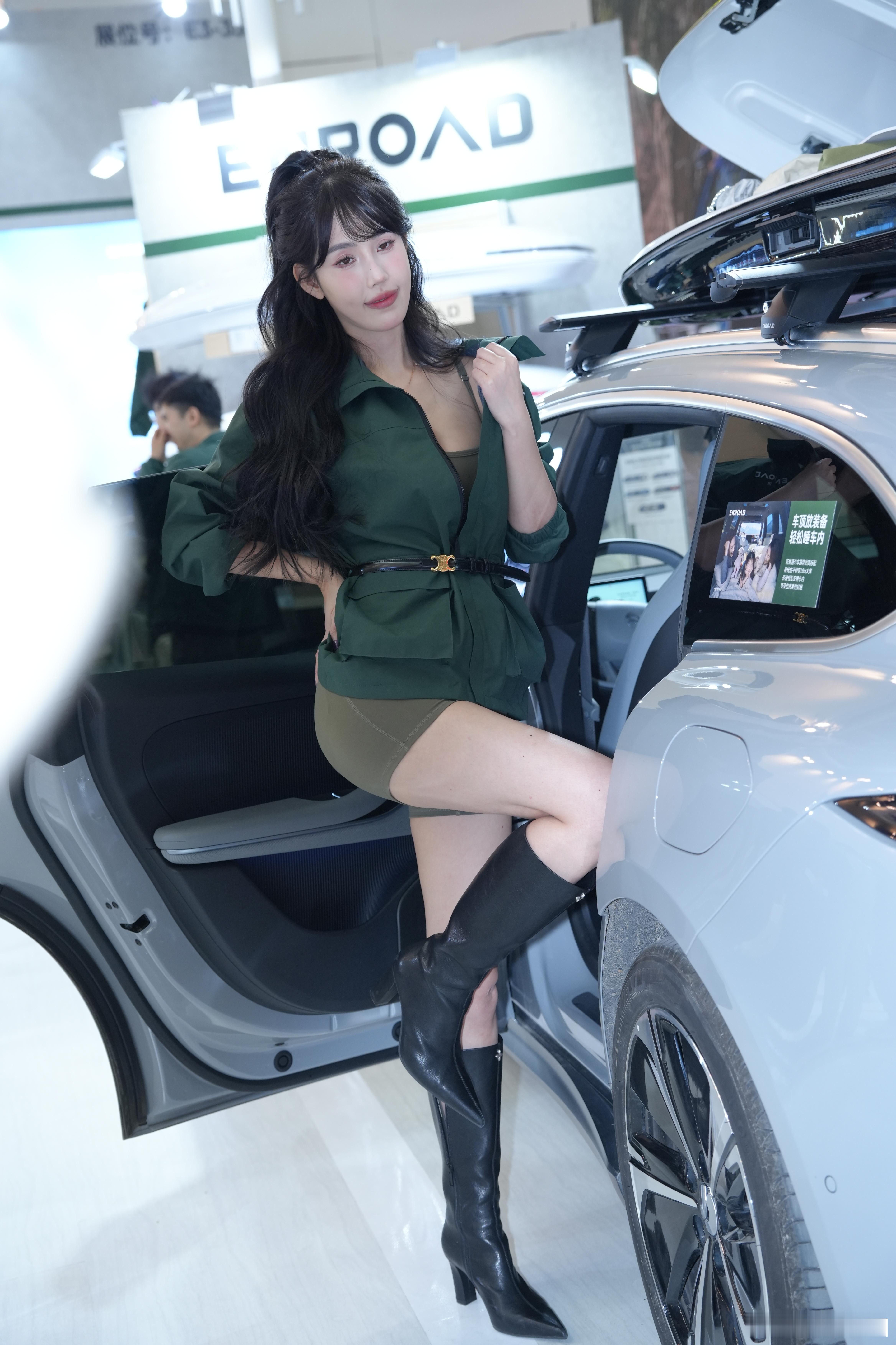 车展上的美腿车模小哈娜 ​​​