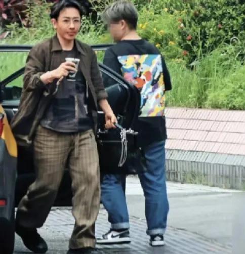 刘谦，太突然了！

8月28日上午，娱乐圈传来一条突发消息，这次是关于知名魔术师